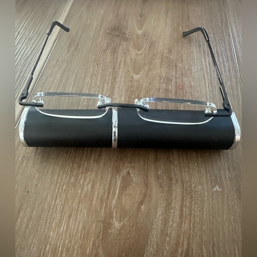 Design Optics Readers +200 with Case
